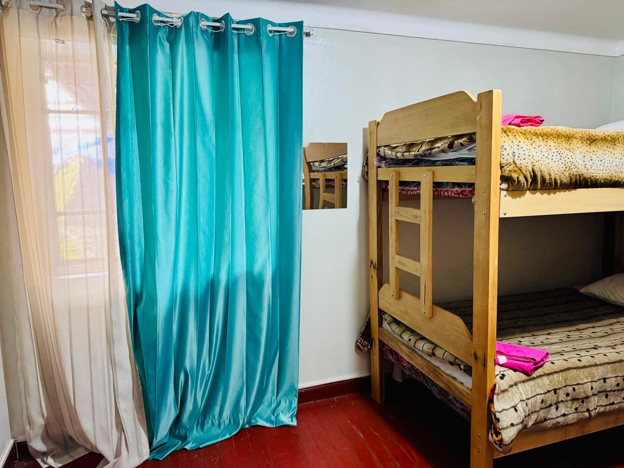 Ukumari Hostel クスコ エクステリア 写真