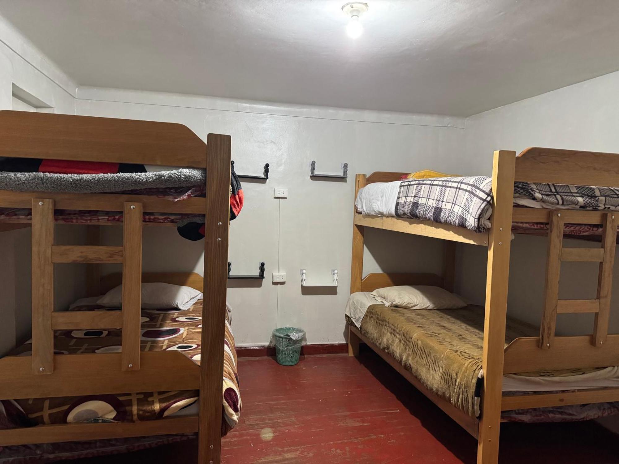 Ukumari Hostel クスコ エクステリア 写真