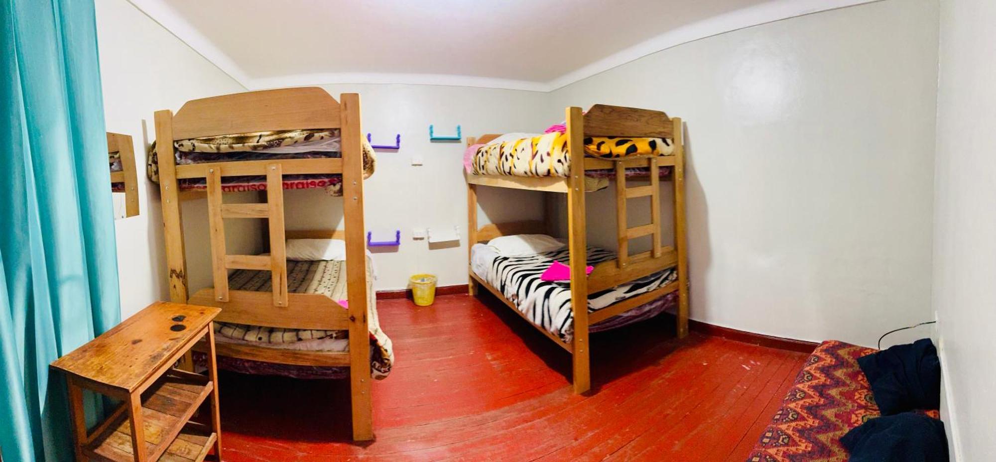 Ukumari Hostel クスコ エクステリア 写真