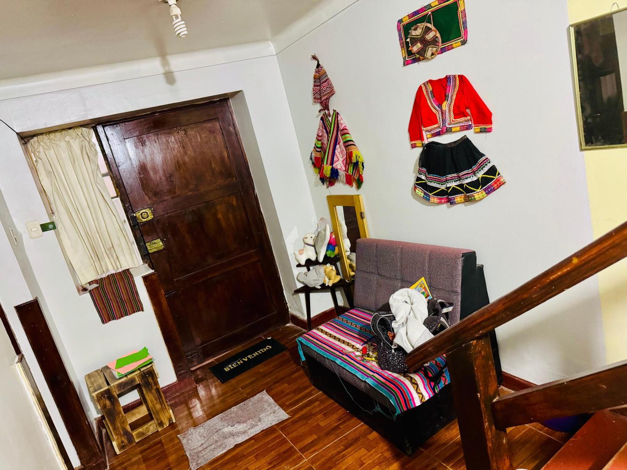 Ukumari Hostel クスコ エクステリア 写真