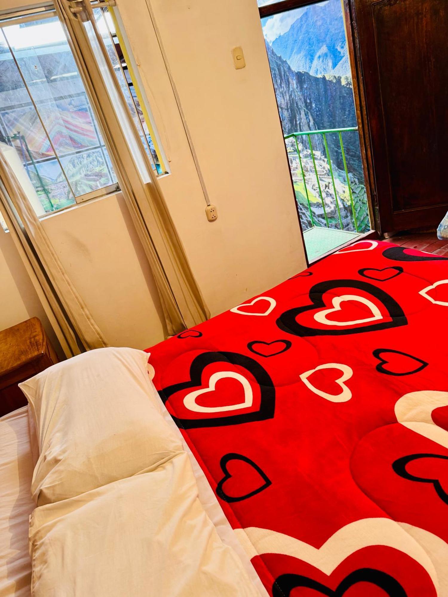 Ukumari Hostel クスコ エクステリア 写真