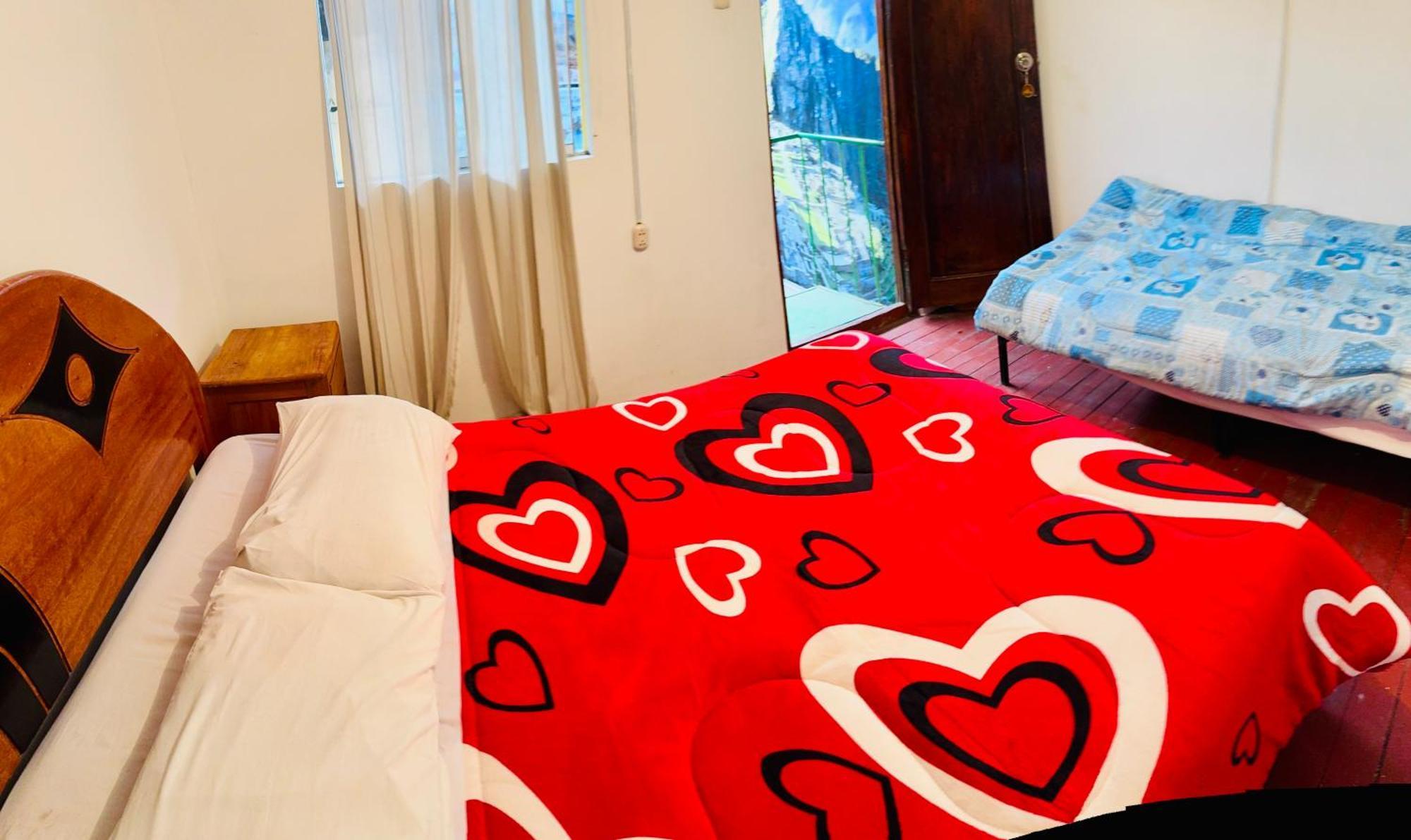 Ukumari Hostel クスコ エクステリア 写真